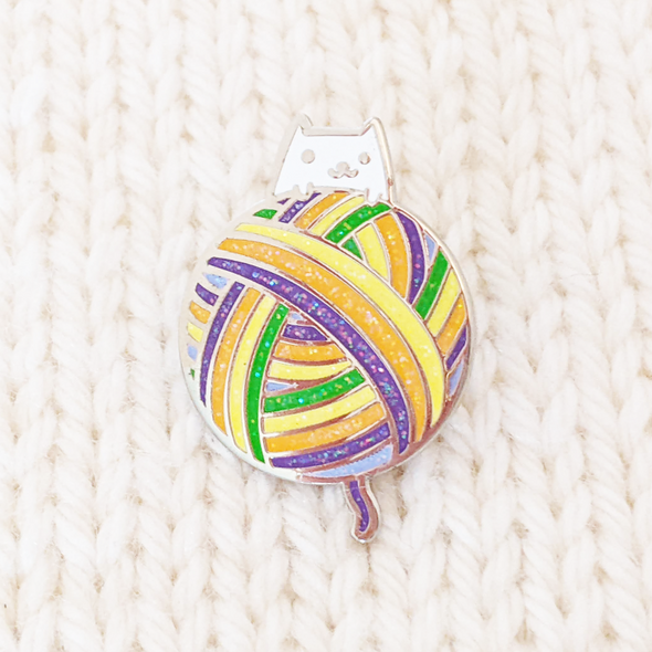 Glitter rainbow coloured yarn ball with white kitten enamel pin for project bags