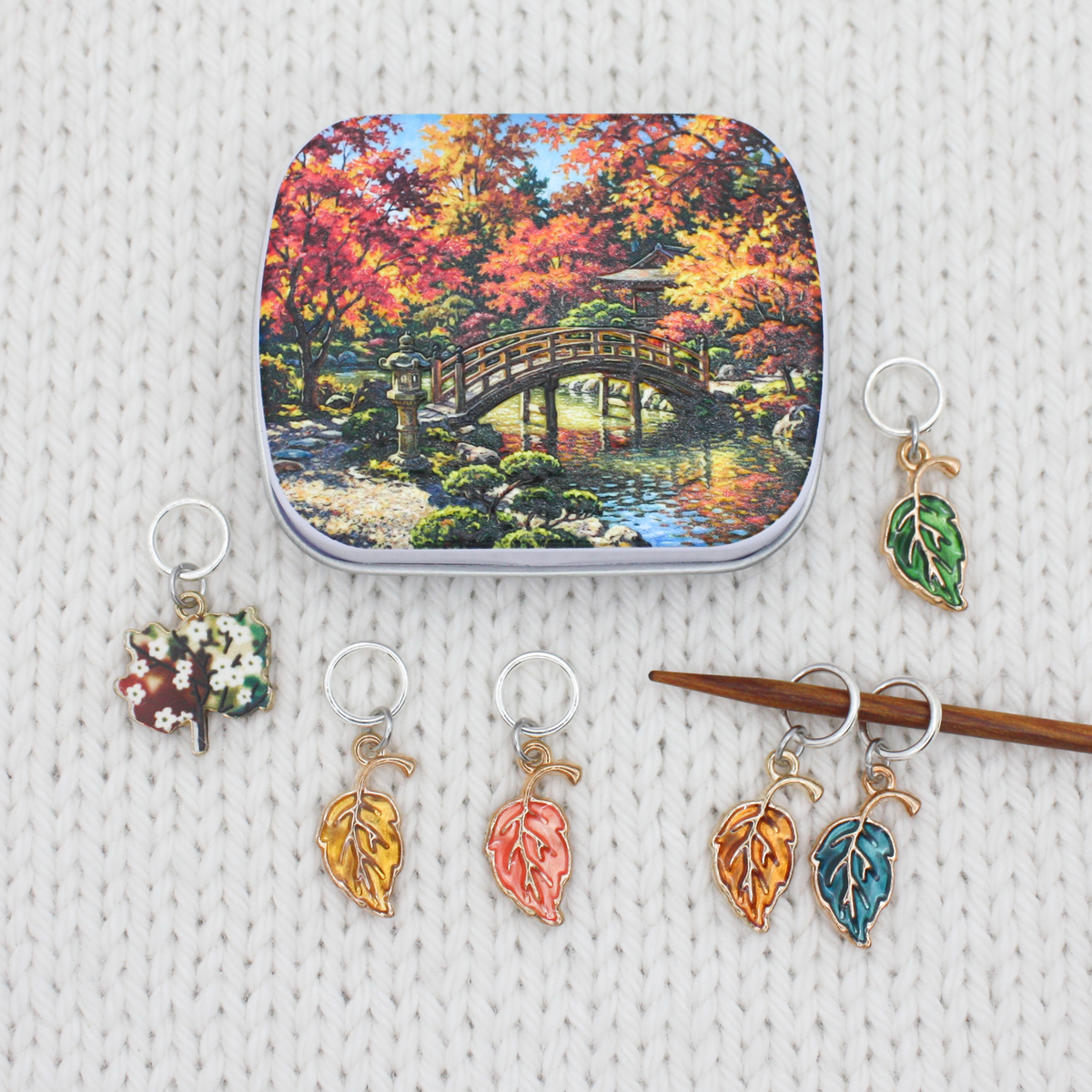 Set of 6 Stitch Markers Ring Style, Autumn Leaf charms with Fall Colours Artwork Storage Tin