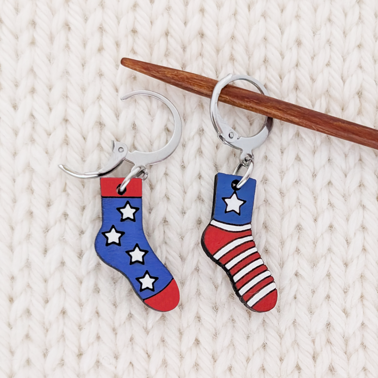 American Flag Sock Stitch Markers, Locking style for crochet or knitting, set of 2 stars & stripes USA flag pattern, right side