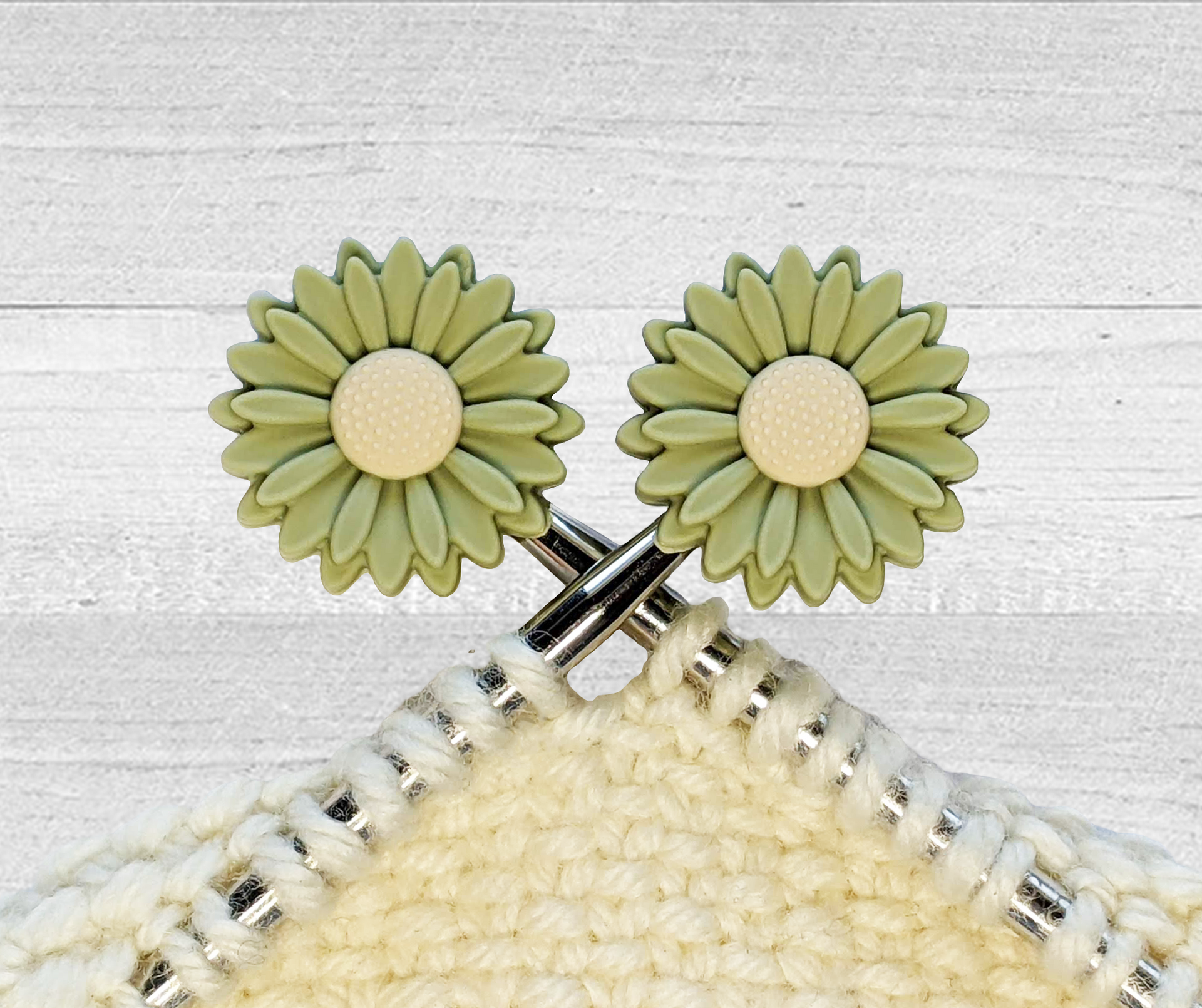 Set of two greenish flower stitch stoppers for knitting