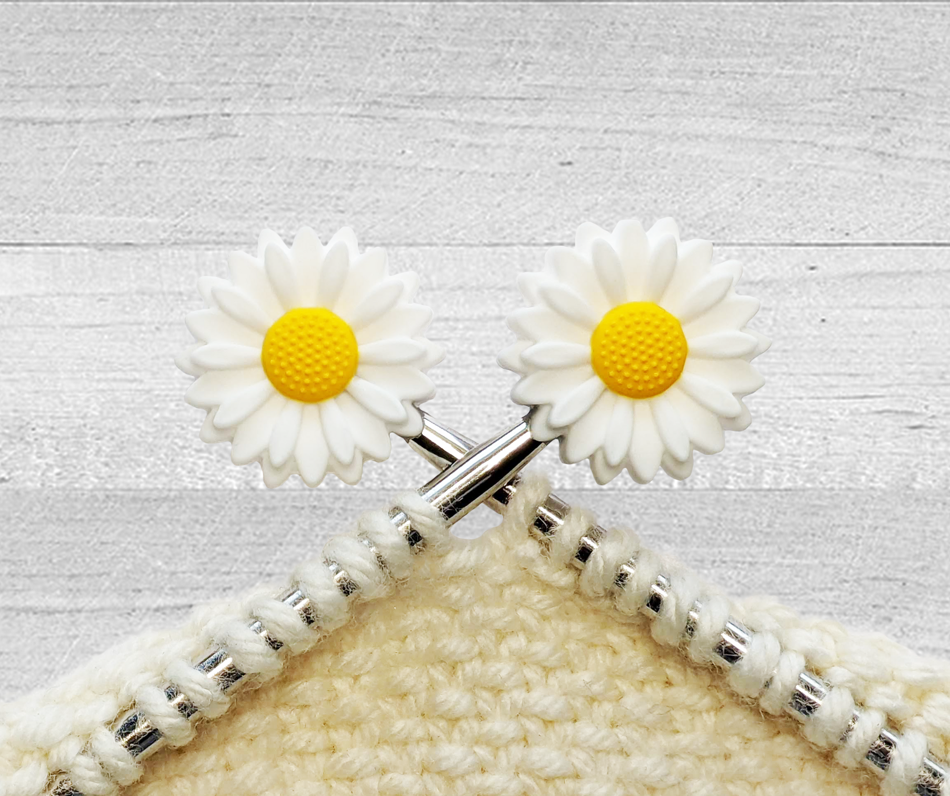Set of two white daisies stitch stoppers for knitting